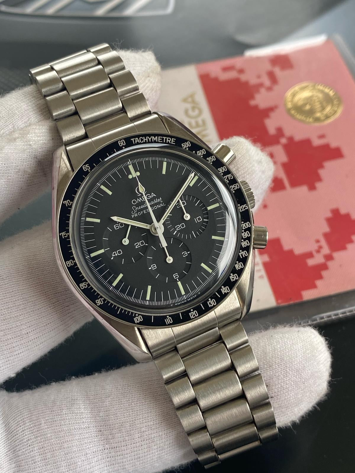 Omega Speedmaster Professional Moonwatch
S R long Nos full set
