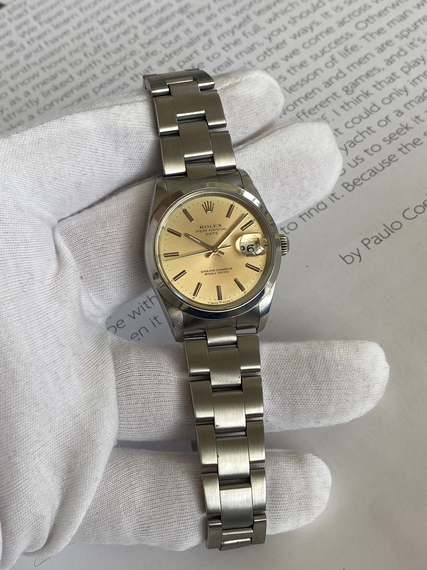 Rolex Oyster Perpetual Date
15200 champagne