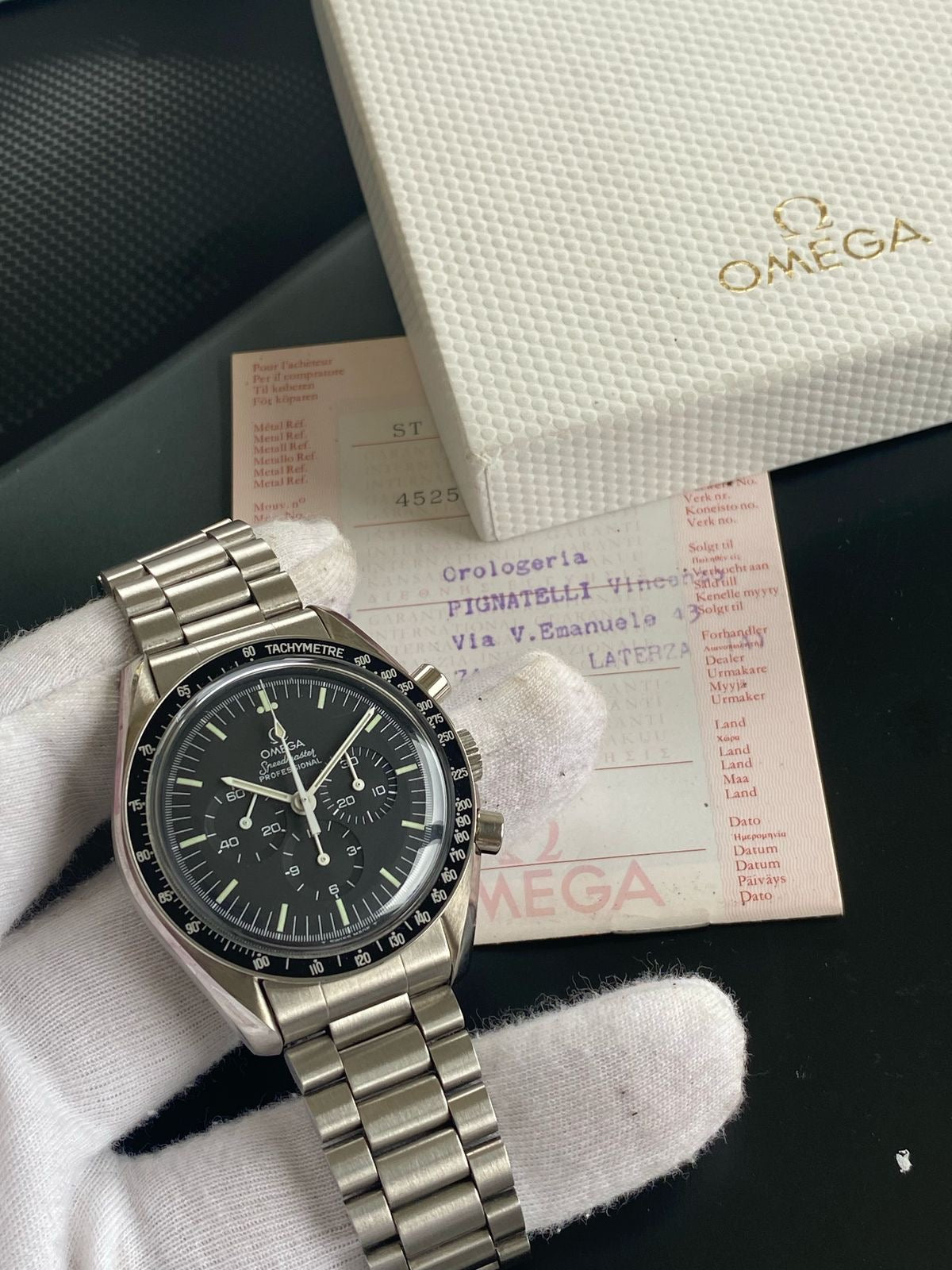 Omega Speedmaster Professional Moonwatch
S R long Nos full set