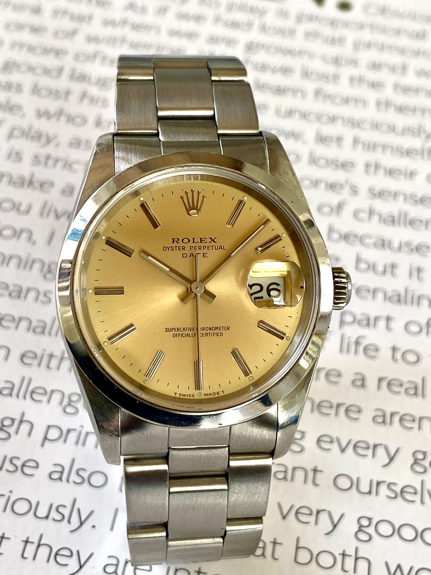 Rolex Oyster Perpetual Date
15200 champagne