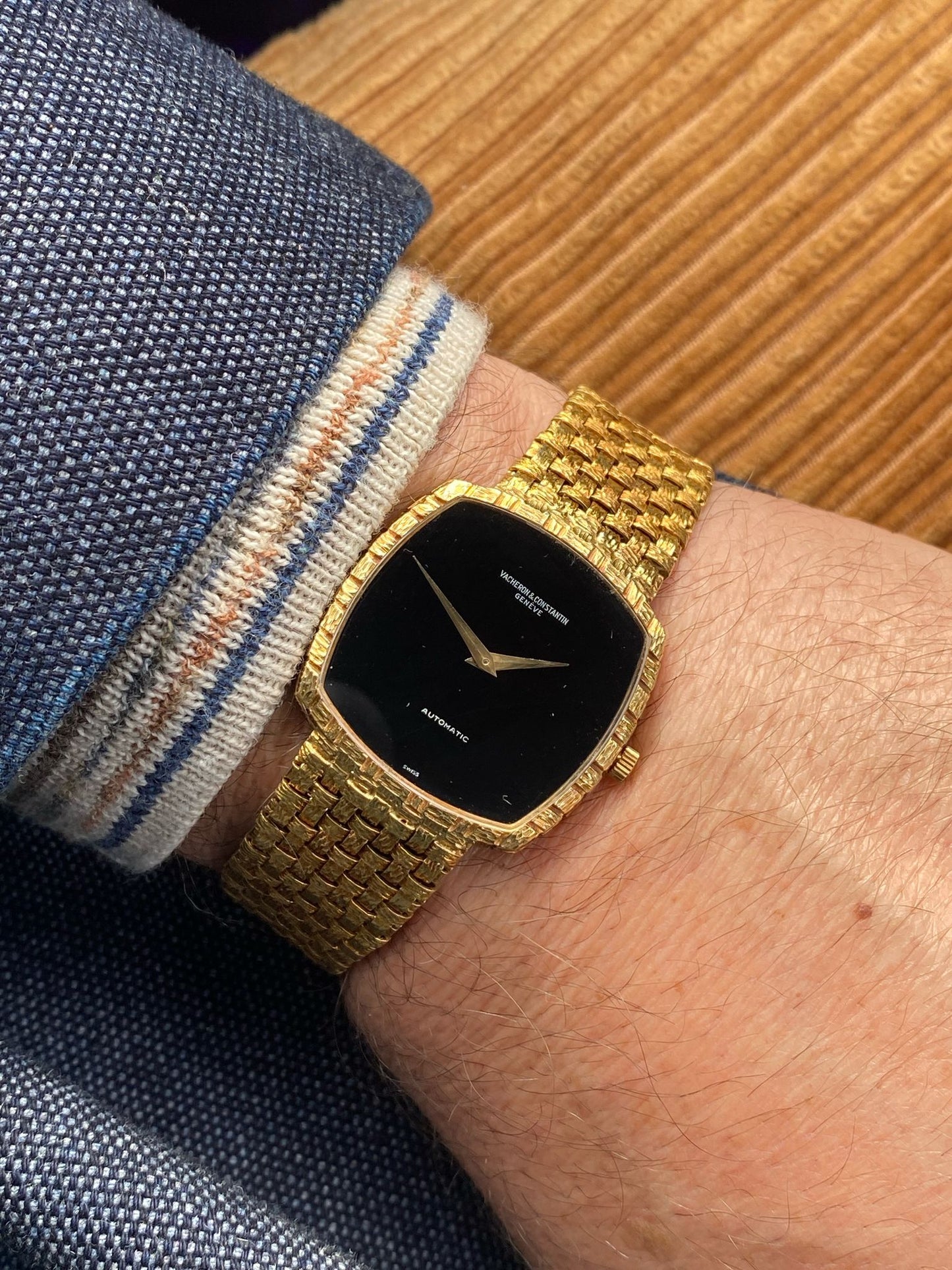Vacheron Constantin
18K Gold woven basket onyx dial