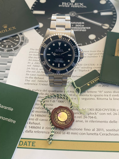 Rolex Submariner (No Date)
14060M