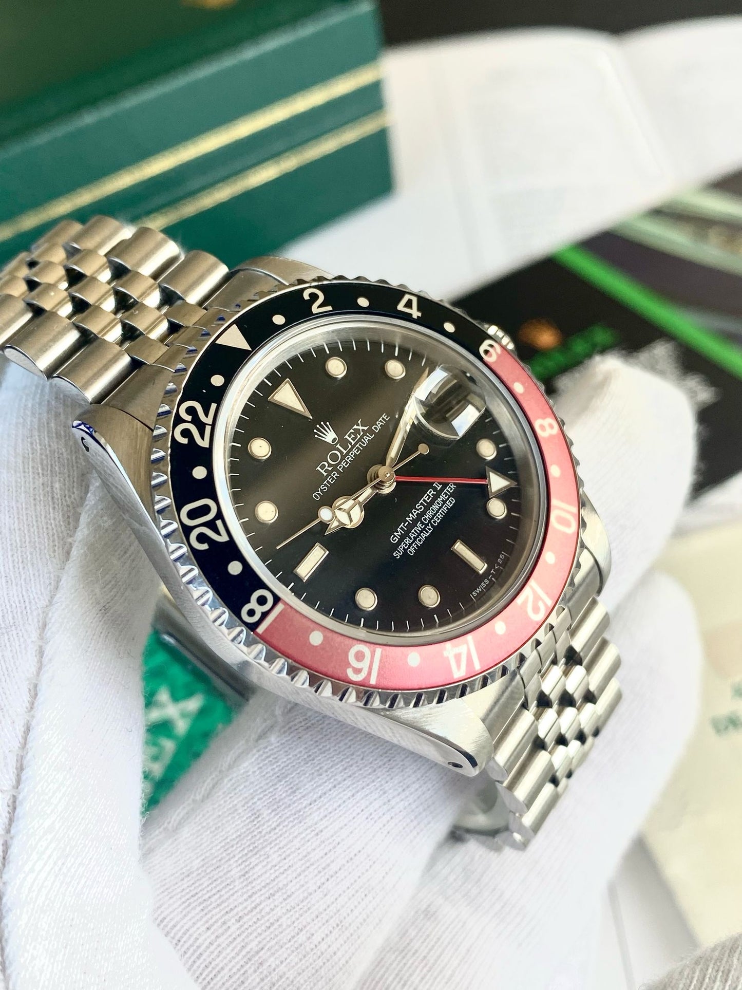 Rolex GMT-Master II
16710 coke Jubilee ghost