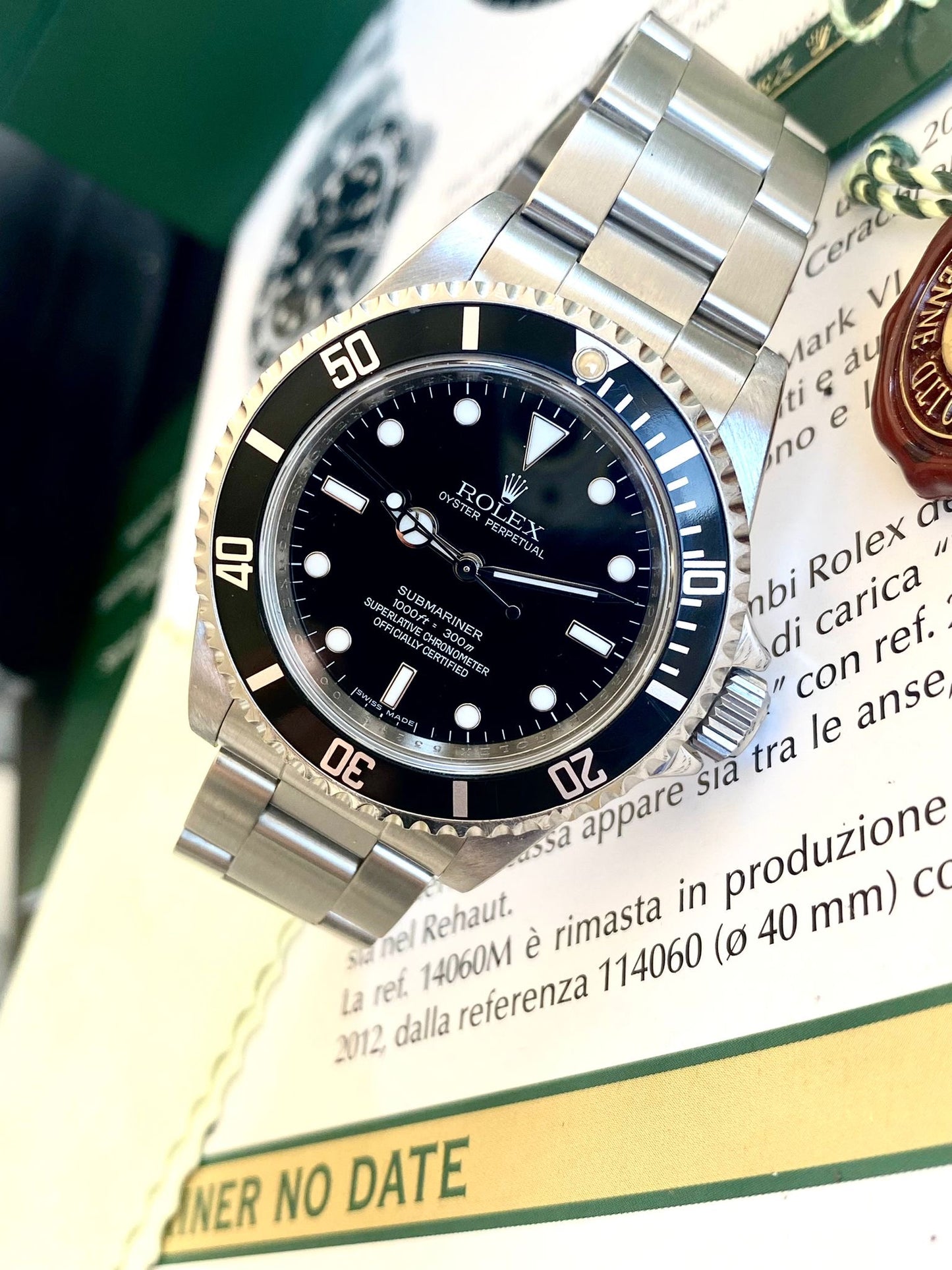 Rolex Submariner (No Date)
14060M
