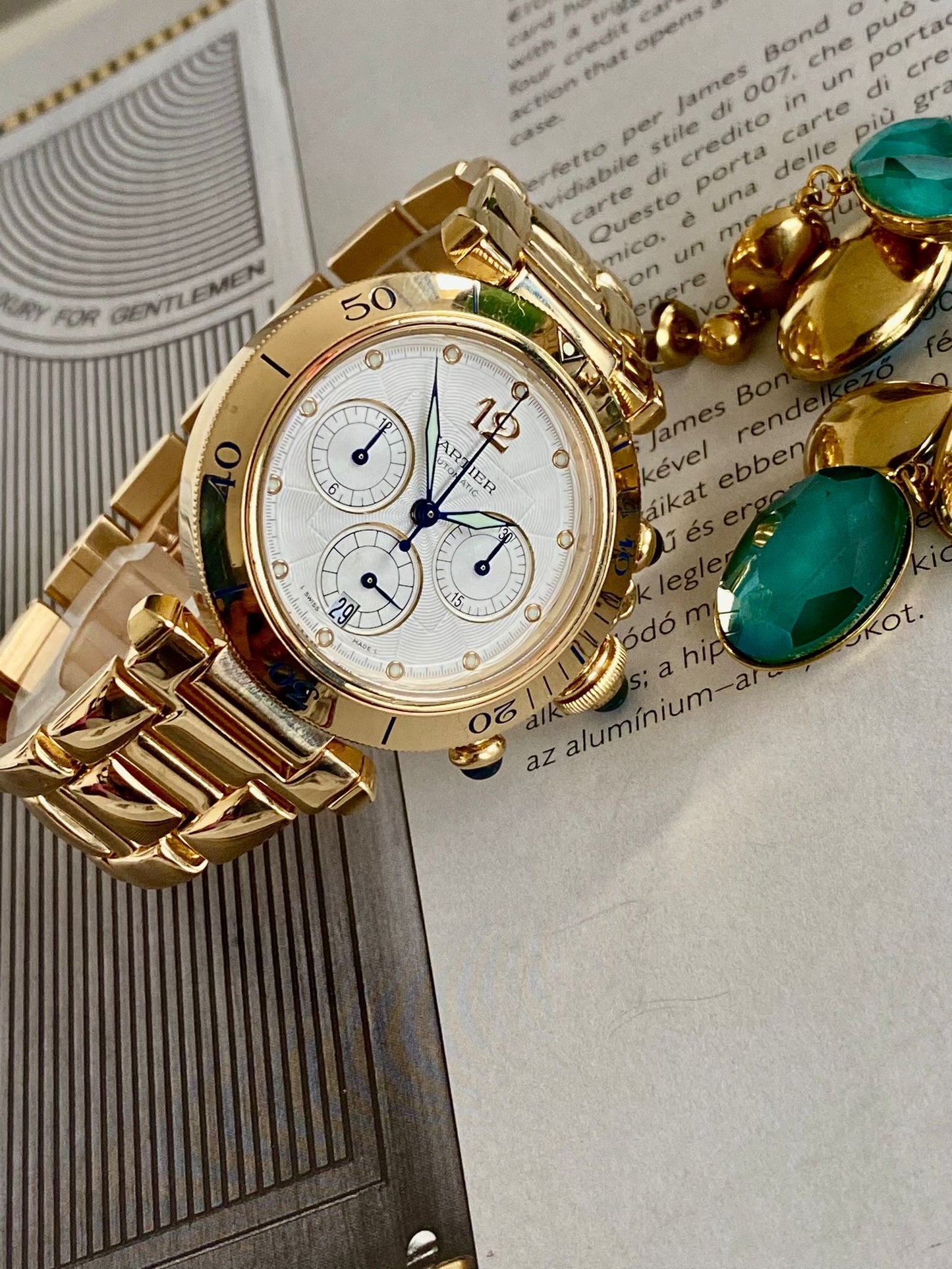 Cartier Pasha
Chronograph 2111 full gold