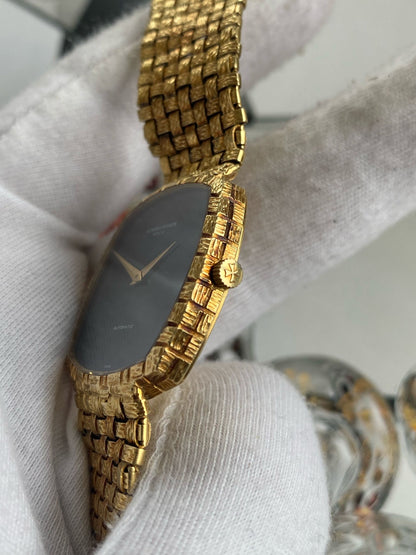 Vacheron Constantin
18K Gold woven basket onyx dial