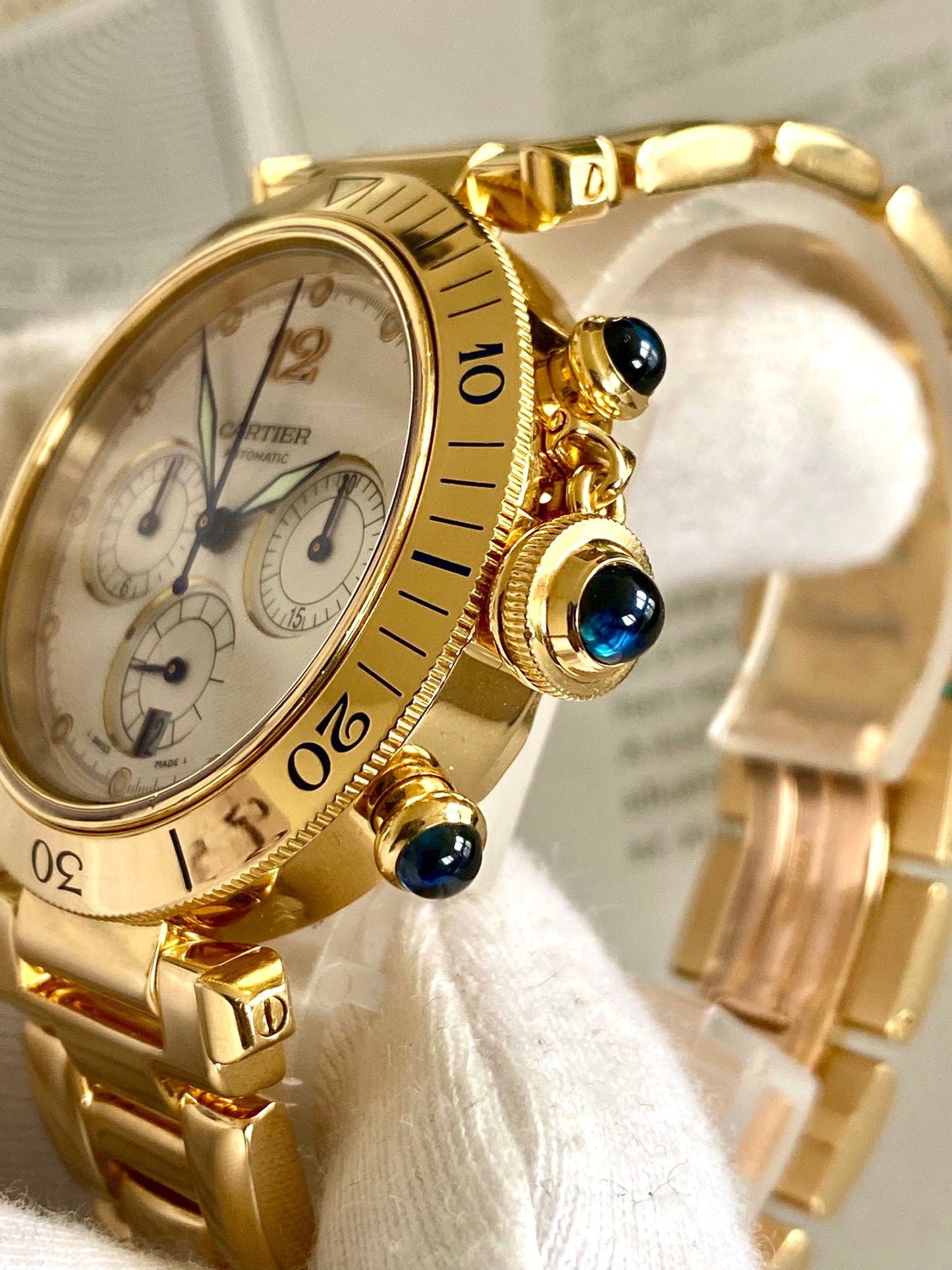 Cartier Pasha
Chronograph 2111 full gold