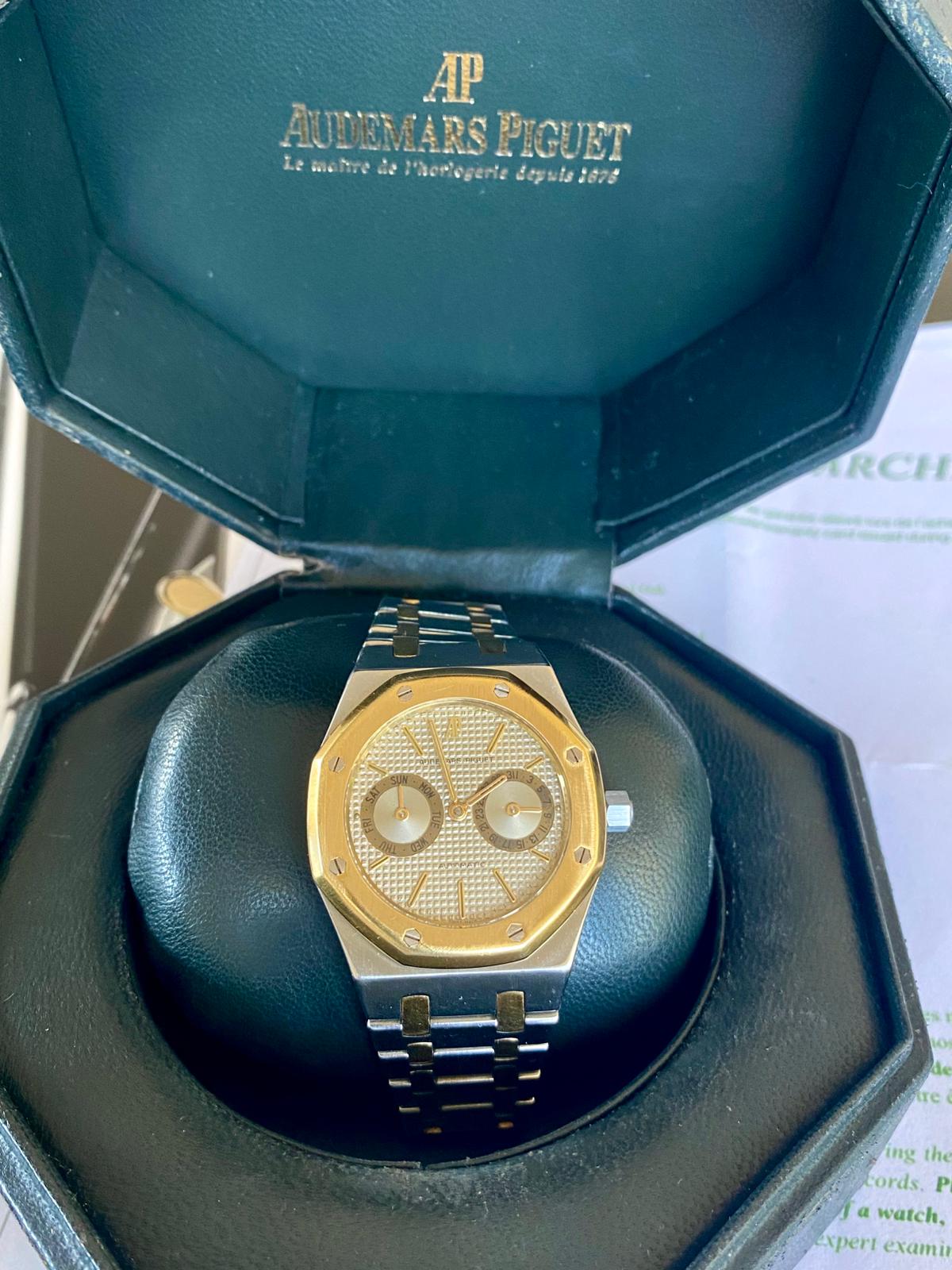 Audemars Piguet Royal Oak Day-Date
25572SA.0.0477SA.01