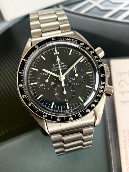 Omega Speedmaster Professional Moonwatch
S R long Nos full set
