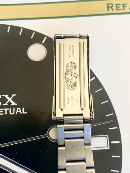 Rolex Submariner (No Date)
14060M